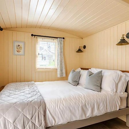 Shepherd'S Hut, Бат Экстерьер фото